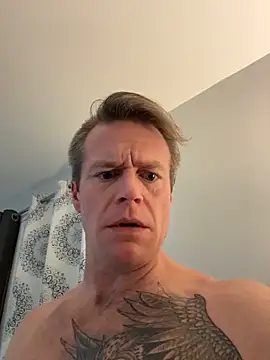 DILFiGuess1 live sex cam