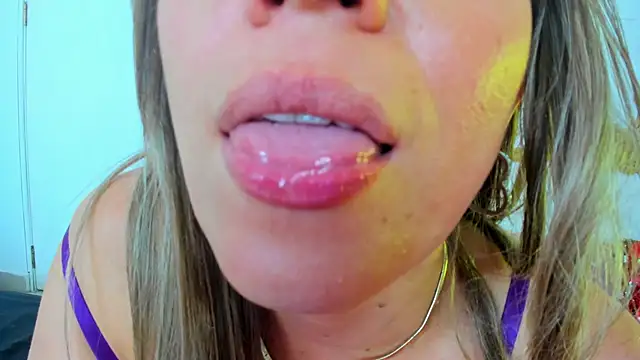 Cristal_Bons live sex cam