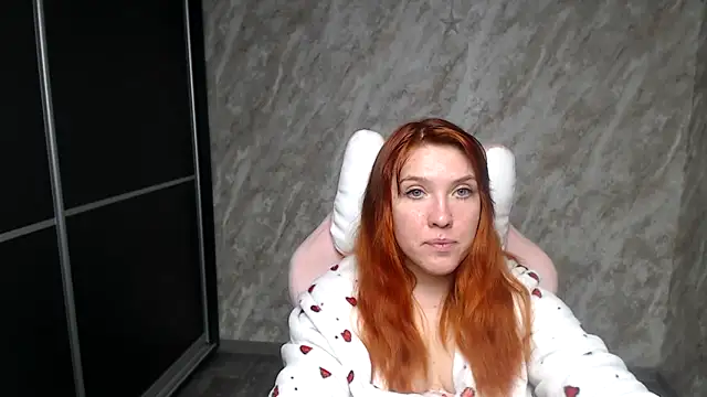Reginasmilee live sex cam