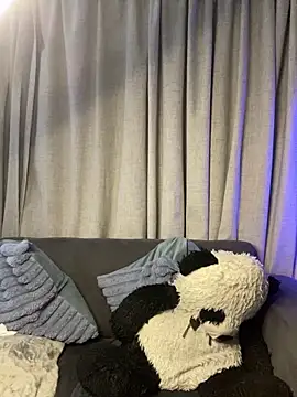 YellowHoneyDip's cam snapshot