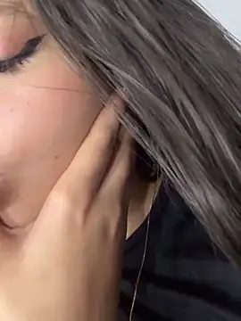 EmmiiGlow's cam snapshot