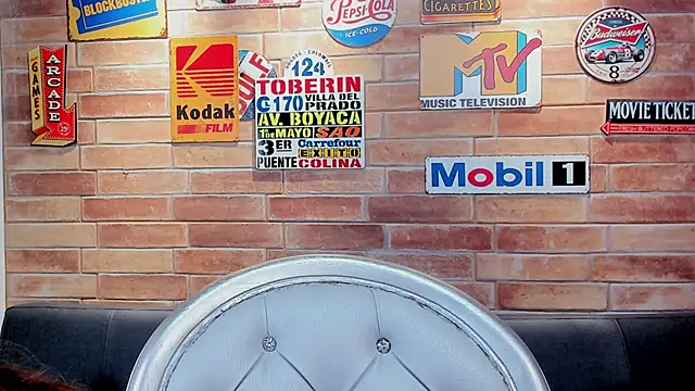 foxy_tiana's cam snapshot