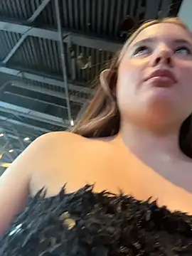 VineraSweet's cam snapshot