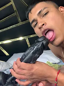 Emiliano_Reyes live sex cam