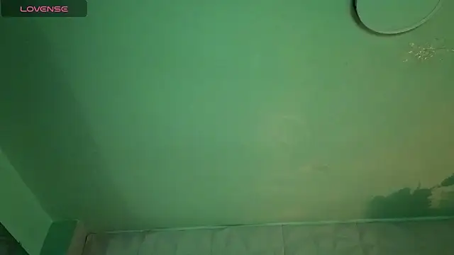 MollyBigBoobs12's cam snapshot