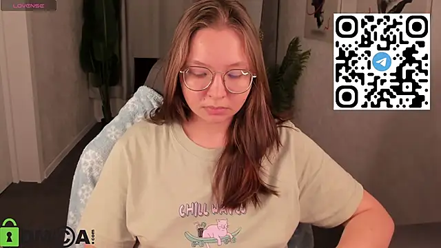 Nuura_Moore's cam snapshot