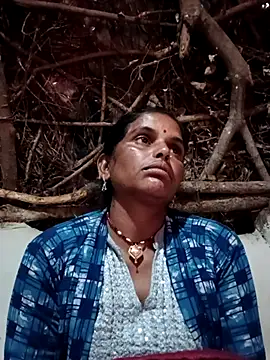 Manvi_hote's cam snapshot