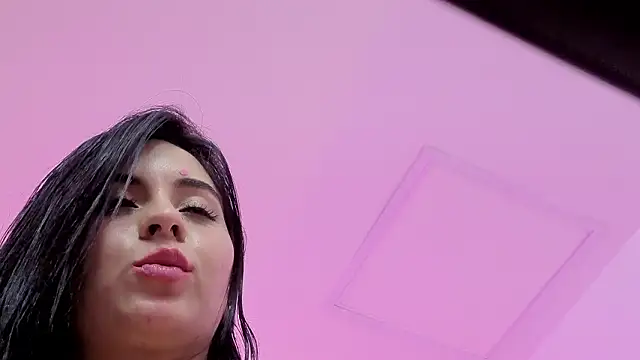 Analuciaa_'s cam snapshot