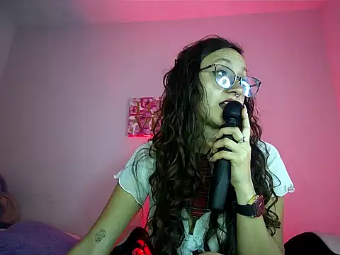 Pinkvixen69's cam snapshot