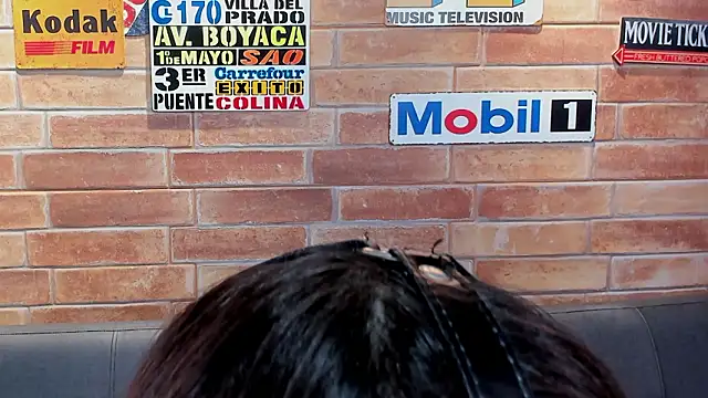 foxy_tiana's cam snapshot