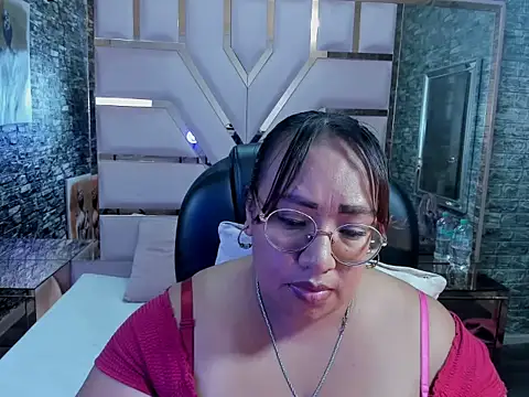 Shara_Oz's cam snapshot