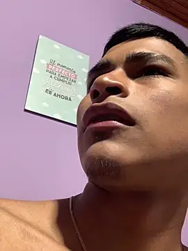Emiliano_Reyes live sex cam