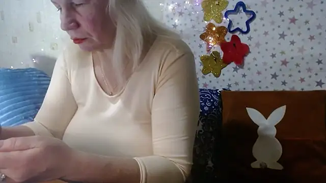 QueenLana live sex cam