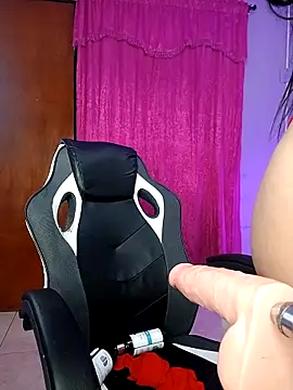 LunaaRosse live sex cam