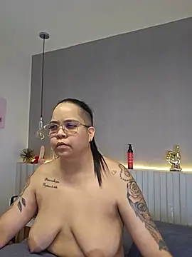 naughtylesbians__'s cam snapshot