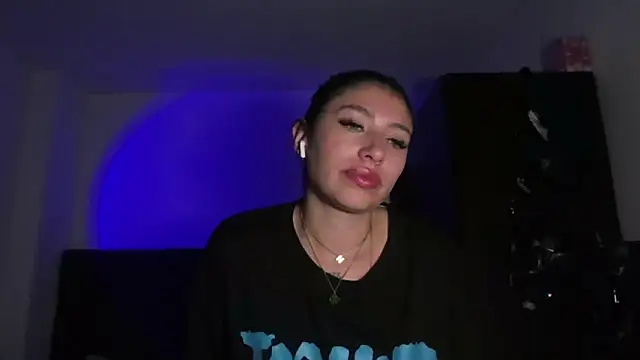 AliceTeenager___'s cam snapshot