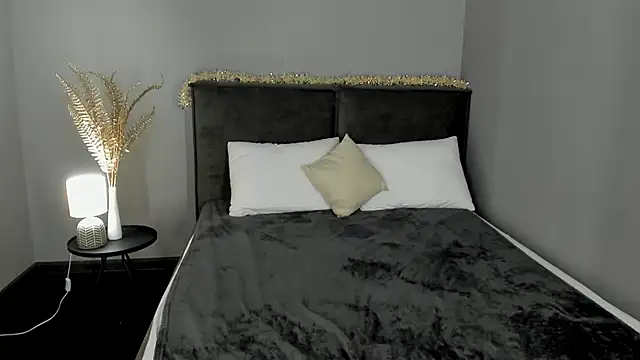 SkinyJoys's cam snapshot