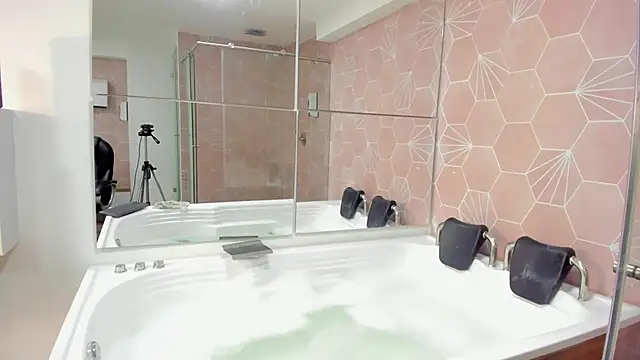 Maximo_Zahir live sex cam