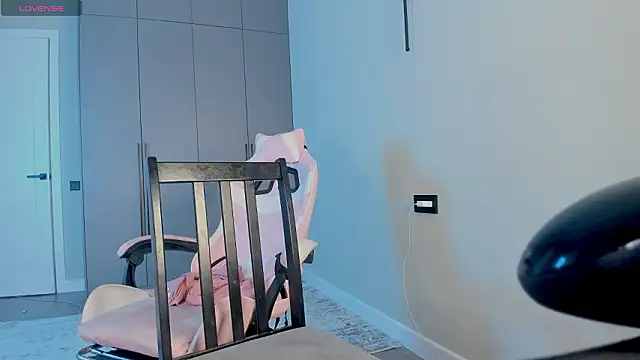 Aiko_mainee live sex cam