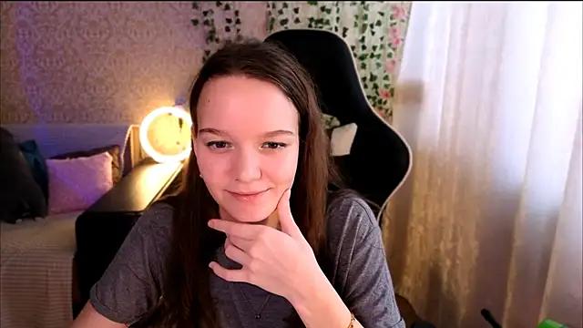 Pink__sun's cam snapshot