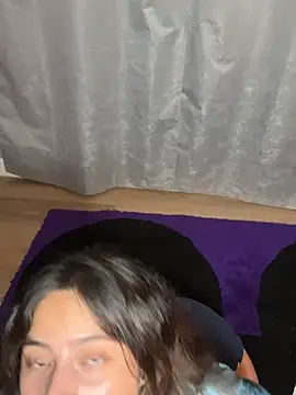 Nikkiluvv7's cam snapshot