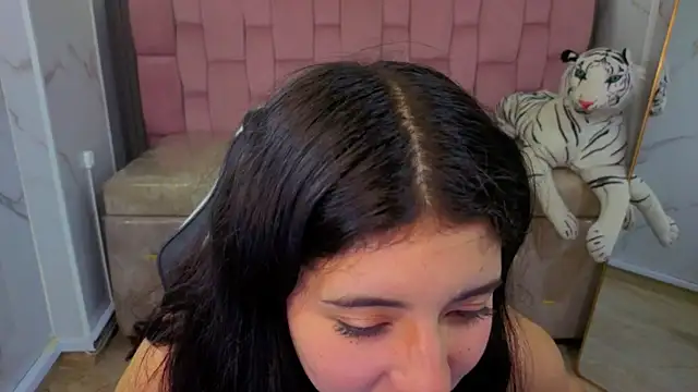 Crystal1_b_'s cam snapshot