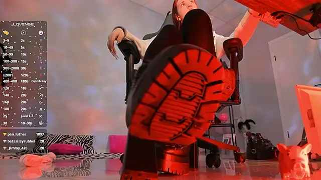 AliceSunday's cam snapshot