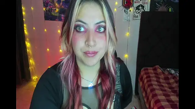 lunaa_rayy420's cam snapshot