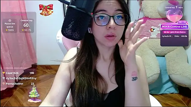 Maggie_Fox3's cam snapshot