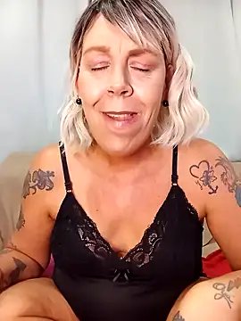 GauchaMilfHot's cam snapshot