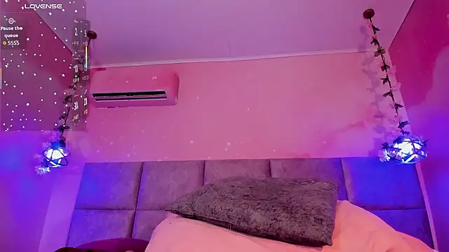 EllyMiller's cam snapshot