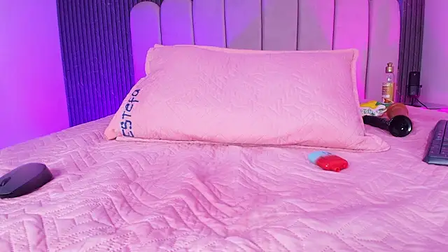 abbyrouss_'s cam snapshot