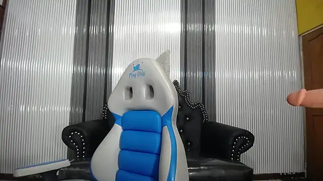 babyschoolgiirl's cam snapshot