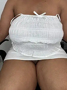 CARAMELGODDESSX23's cam snapshot