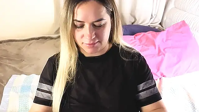 JuicyMillena's cam snapshot