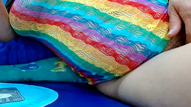 thebesthairypussy2's cam snapshot