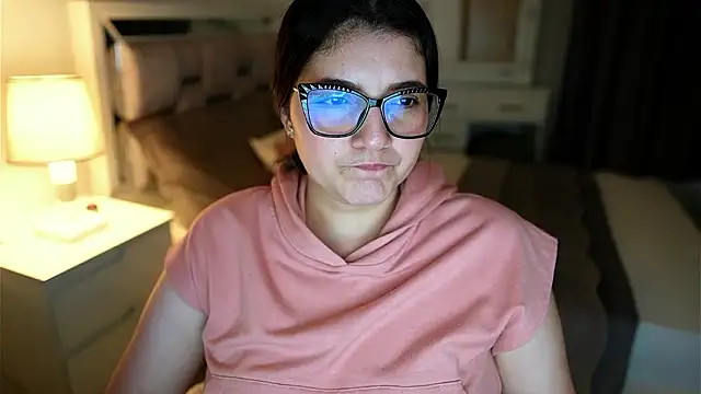 Camilaa_bueno's cam snapshot