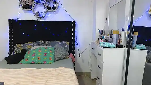 charlotte_077's cam snapshot