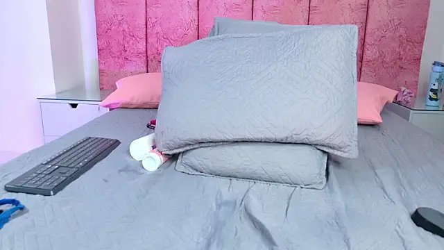 emmacurvy's cam snapshot