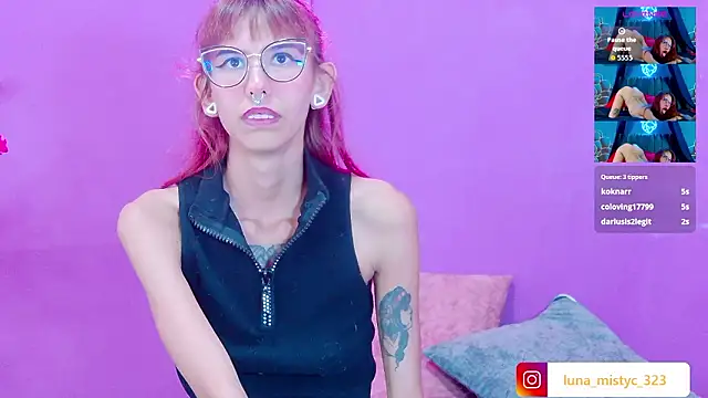Lunamistyc live sex cam