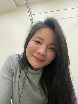 Bee_Yellow00's cam snapshot