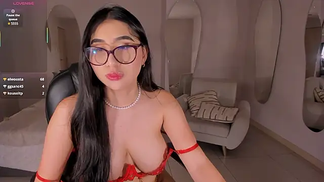 MayaMoretti_'s cam snapshot