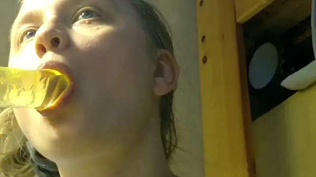 FrumCake's cam snapshot