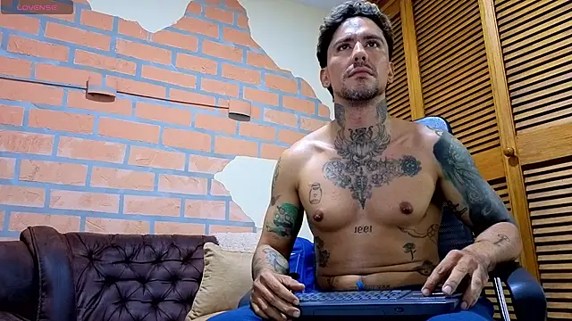 mister_eithan live sex cam