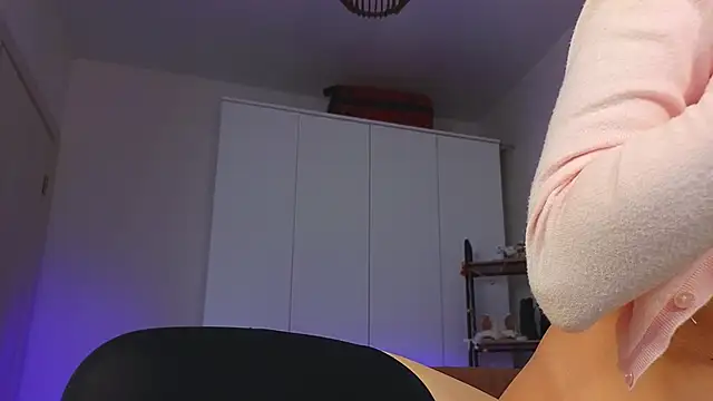 Lili_Roze_ live sex cam