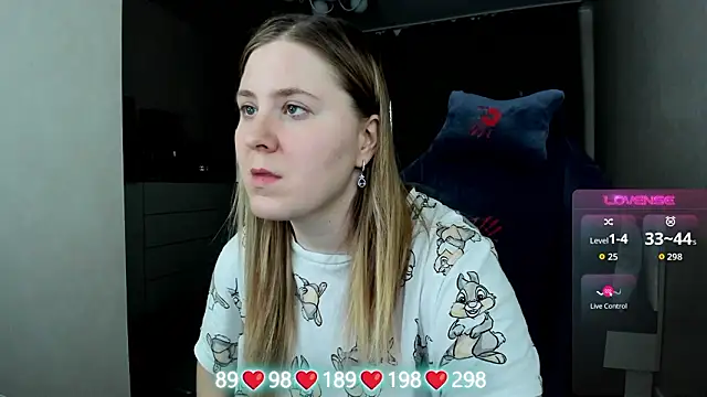 Olivia_Munk's cam snapshot