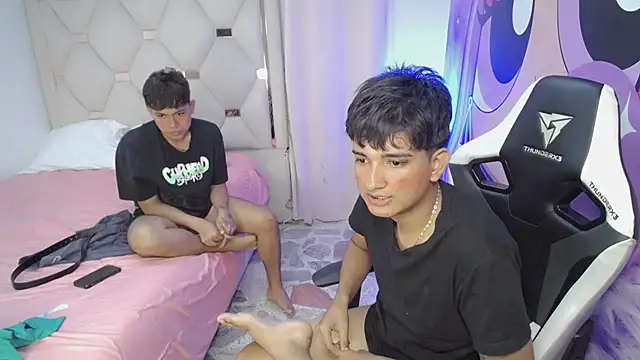Maxwell_boys live sex cam