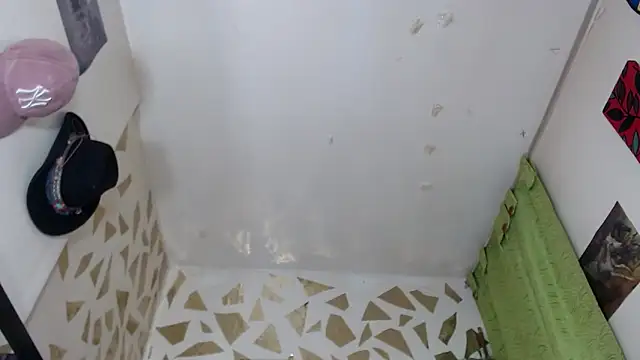 Kazsandraa's cam snapshot