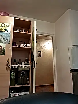 AvaDivaMilf live sex cam