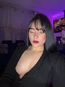 salome_polaniiee's cam snapshot